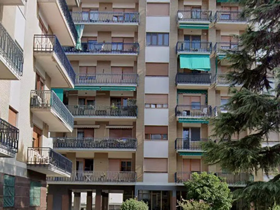 Immagine 1 di Box auto in vendita  in Via Buenos Aires 18 a Torino