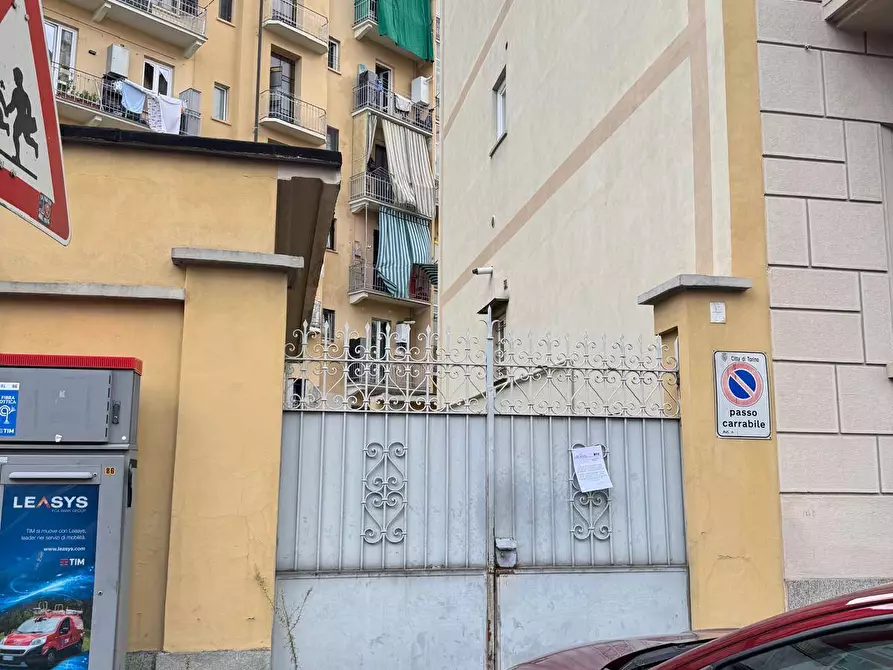 Immagine 2 di Box auto in vendita  in Via Cardinale Guglielmo Massaia 17 a Torino