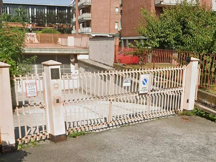 Immagine 2 di Box auto in vendita  in Via Somalia 8 bis a Torino