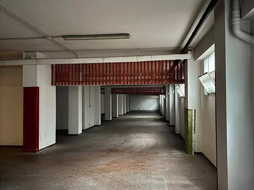 Immagine 6 di Magazzino in vendita  in Via Garessio 37 a Torino