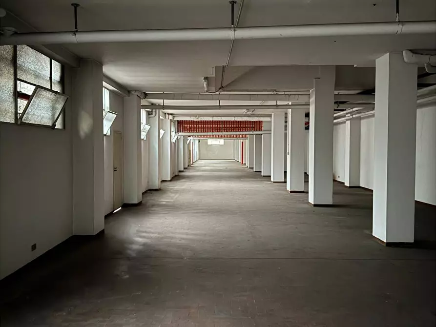 Immagine 7 di Magazzino in vendita  in Via Garessio 37 a Torino