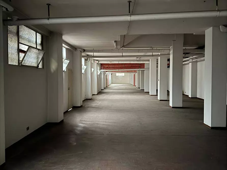 Immagine 8 di Magazzino in vendita  in Via Garessio 37 a Torino
