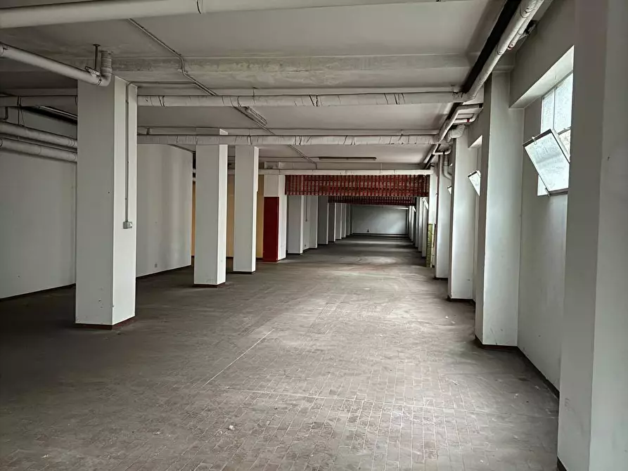 Immagine 10 di Magazzino in vendita  in Via Garessio 37 a Torino