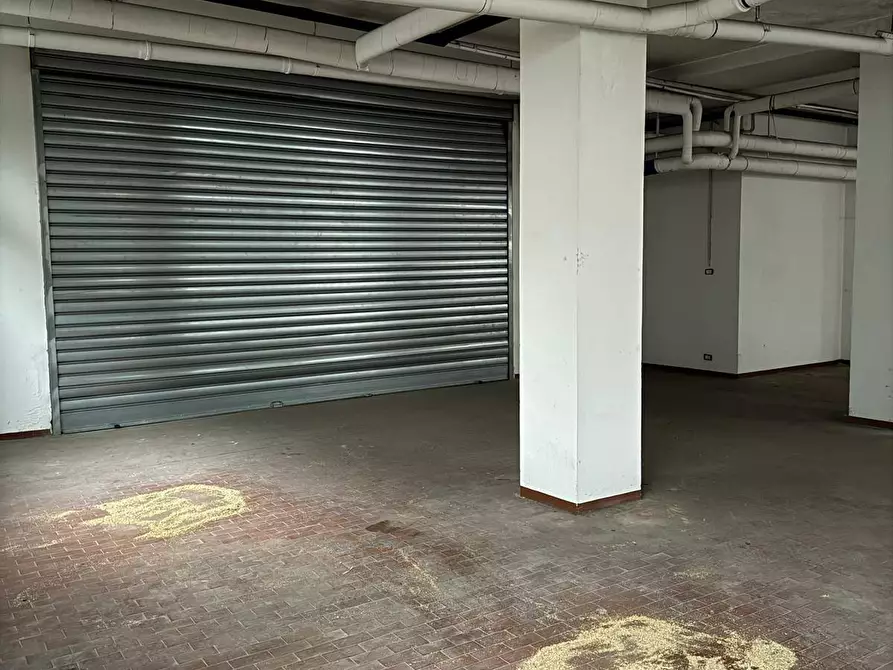 Immagine 12 di Magazzino in vendita  in Via Garessio 37 a Torino