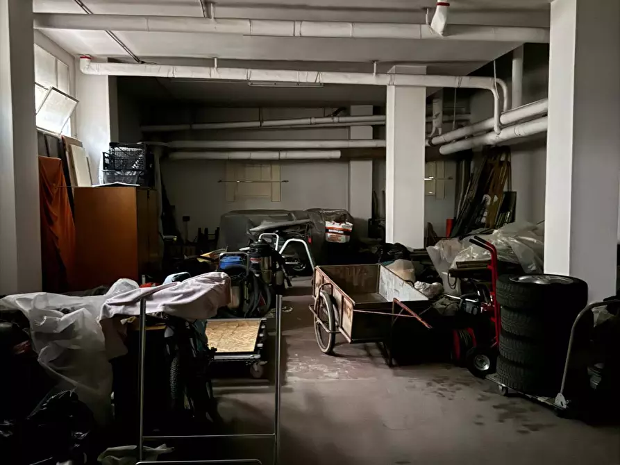 Immagine 15 di Magazzino in vendita  in Via Garessio 37 a Torino