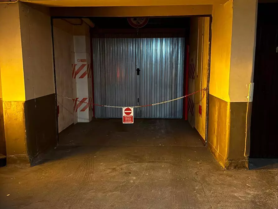 Immagine 4 di Magazzino in vendita  in Via Garessio 37 a Torino