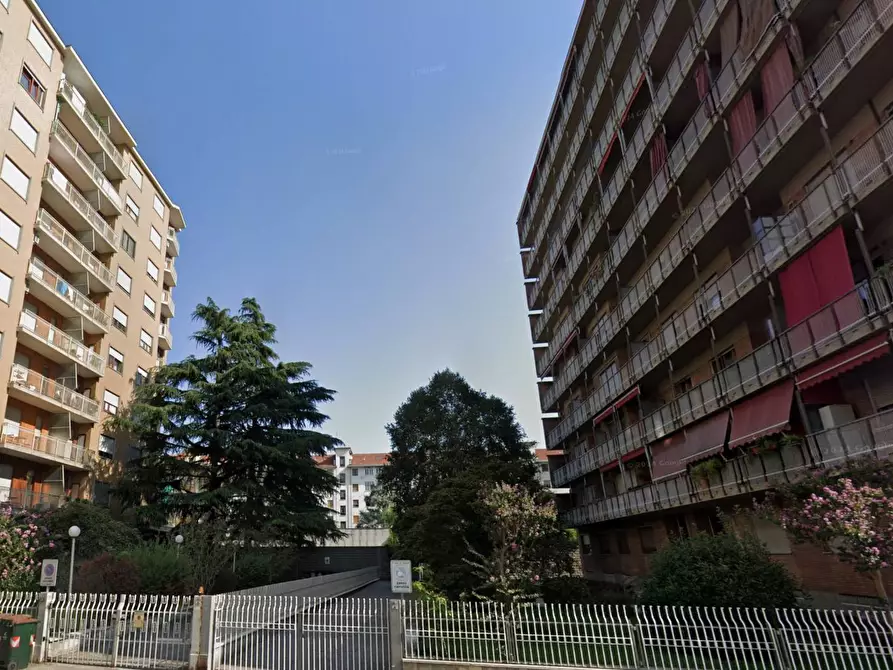 Immagine 1 di Magazzino in vendita  in Via Garessio 37 a Torino