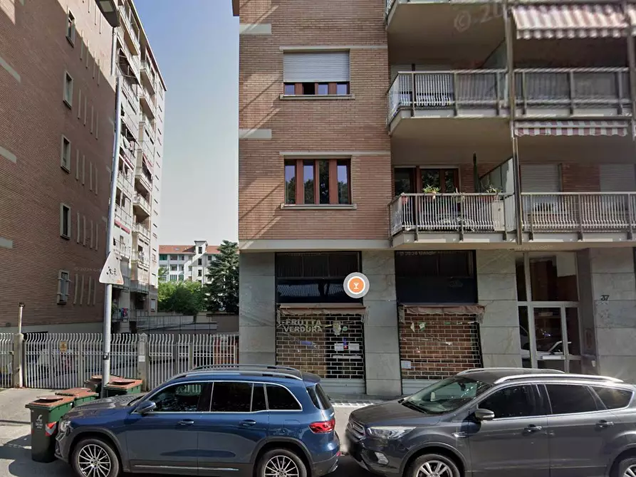 Immagine 2 di Magazzino in vendita  in Via Garessio 37 a Torino