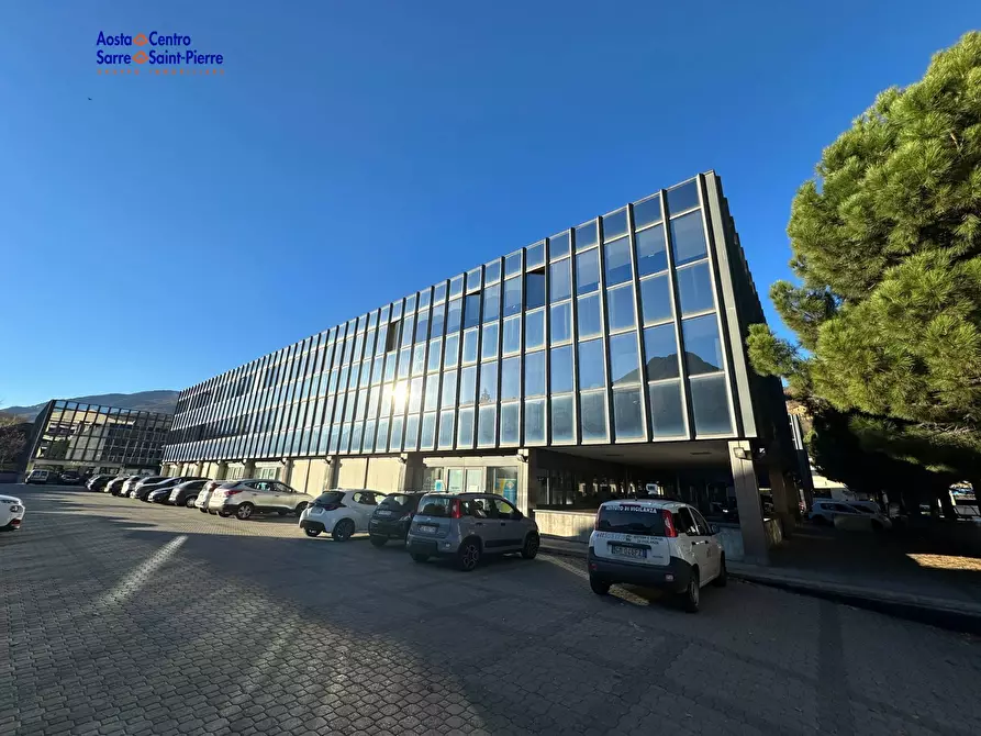 Immagine 1 di Ufficio in vendita  in Regione Borgnalle 10/L a Aosta
