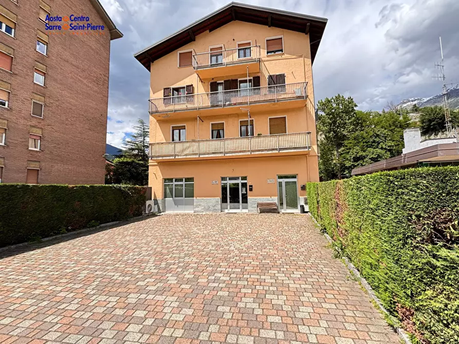 Immagine 1 di Appartamento in vendita  in Corso Ivrea 57 a Aosta