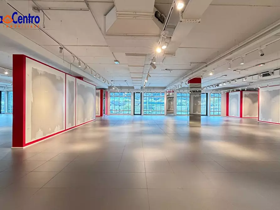 Immagine 8 di Locale commerciale in affitto  in Località Grand Chemin 19 a Antey-Saint-Andre'