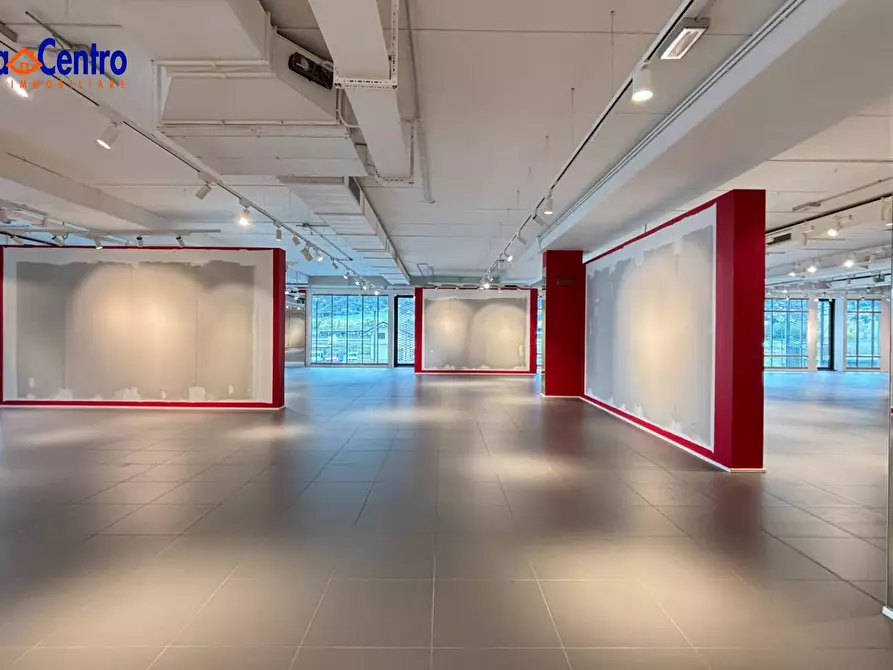 Immagine 9 di Locale commerciale in affitto  in Località Grand Chemin 19 a Antey-Saint-Andre'