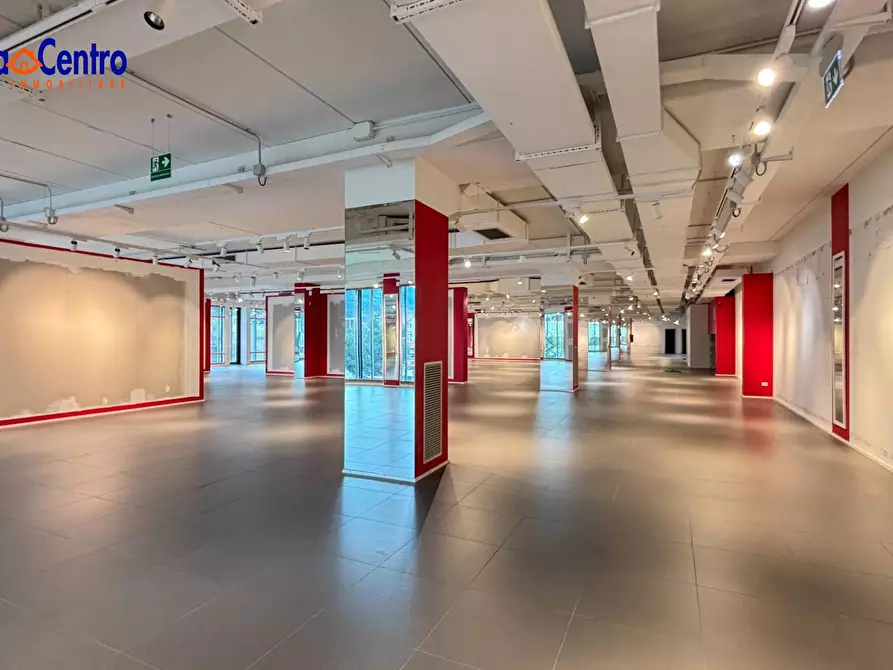 Immagine 11 di Locale commerciale in affitto  in Località Grand Chemin 19 a Antey-Saint-Andre'