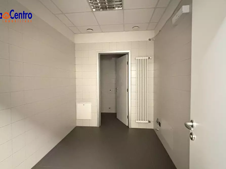 Immagine 17 di Locale commerciale in affitto  in Località Grand Chemin 19 a Antey-Saint-Andre'