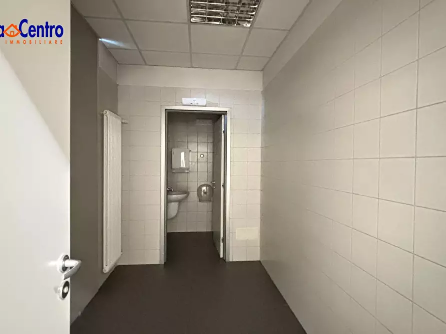 Immagine 18 di Locale commerciale in affitto  in Località Grand Chemin 19 a Antey-Saint-Andre'