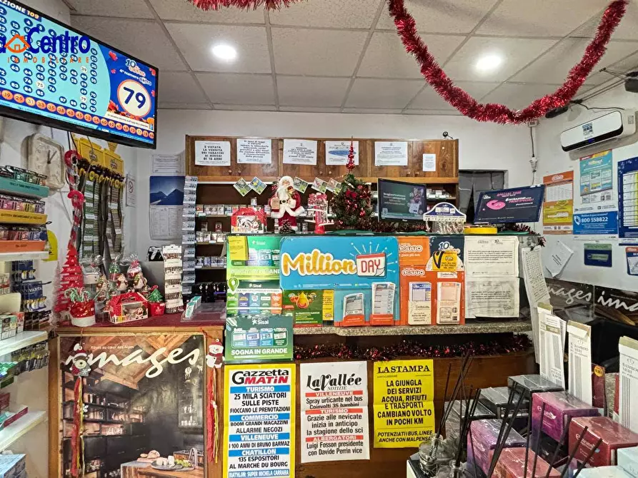 Immagine 4 di Locale commerciale in affitto  in Via Monte Vodice 42 a Aosta