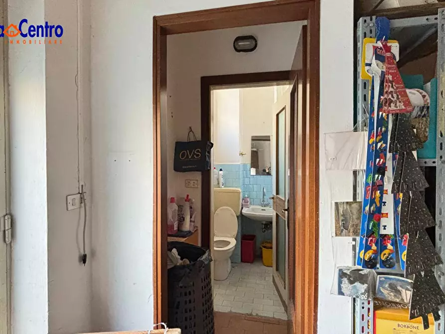 Immagine 8 di Locale commerciale in affitto  in Via Monte Vodice 42 a Aosta