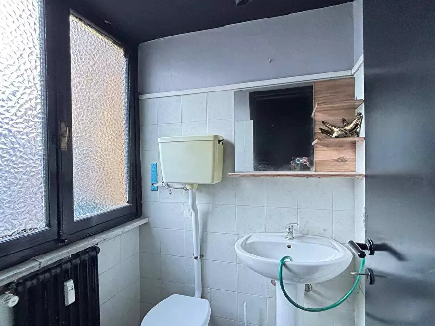 Immagine 9 di Locale commerciale in affitto  in Via Chambery 33 a Aosta