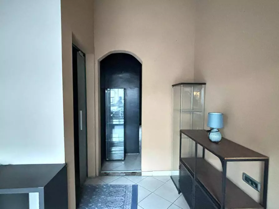 Immagine 5 di Locale commerciale in affitto  in Via Chambery 33 a Aosta