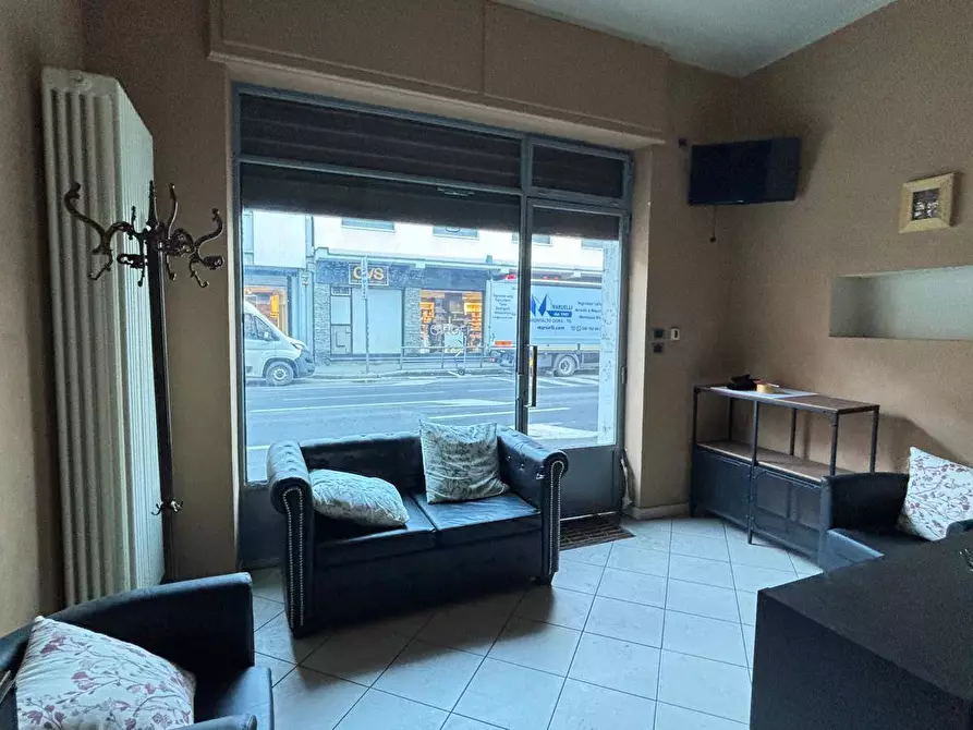 Immagine 4 di Locale commerciale in affitto  in Via Chambery 33 a Aosta