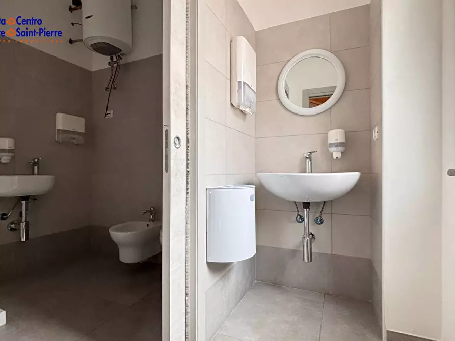 Immagine 7 di Ufficio in vendita  in Località Grand Chemin 45/B a Antey-Saint-Andre'