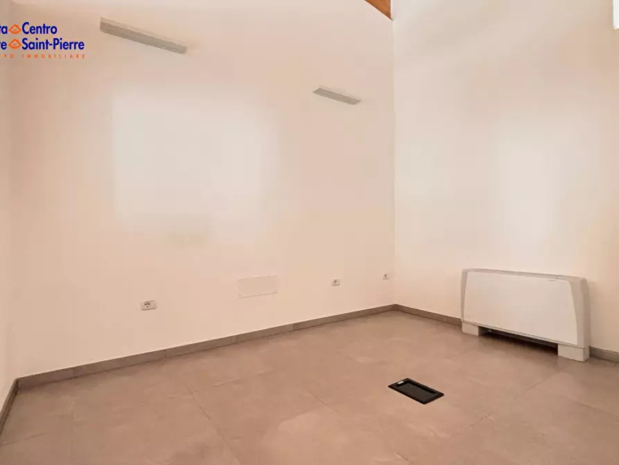 Immagine 12 di Ufficio in vendita  in Località Grand Chemin 45/B a Antey-Saint-Andre'