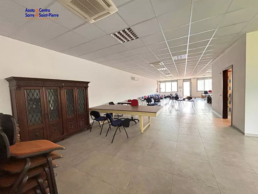 Immagine 6 di Locale commerciale in affitto  in Via Lavoratori Vittime Col du Mont 23 a Aosta