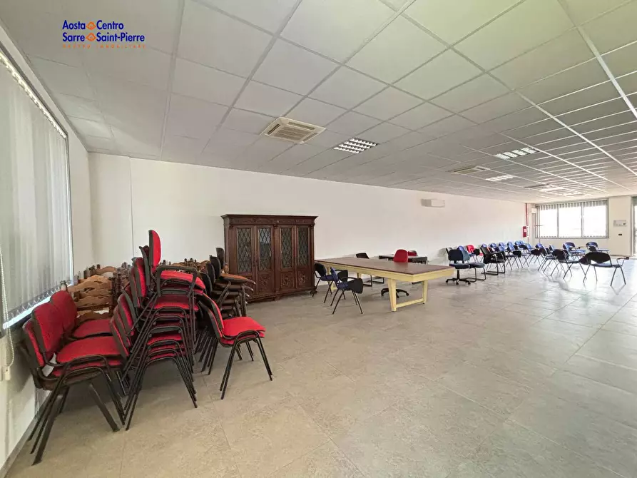 Immagine 7 di Locale commerciale in affitto  in Via Lavoratori Vittime Col du Mont 23 a Aosta