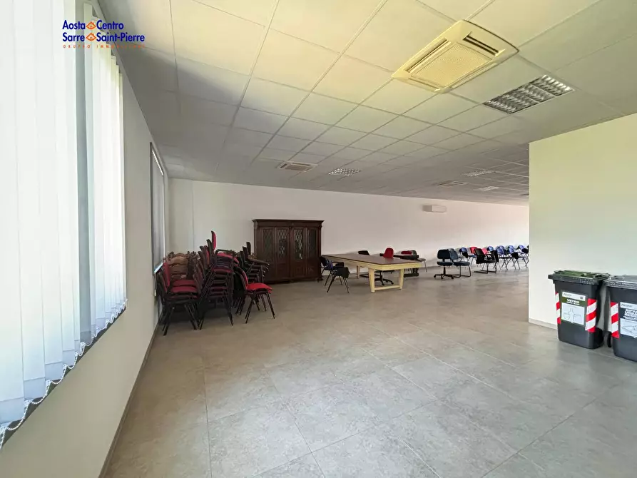 Immagine 9 di Locale commerciale in affitto  in Via Lavoratori Vittime Col du Mont 23 a Aosta