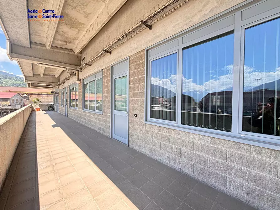 Immagine 3 di Locale commerciale in affitto  in Via Lavoratori Vittime Col du Mont 23 a Aosta