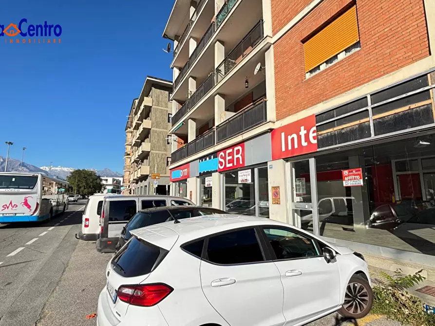 Immagine 18 di Locale commerciale in affitto  in Via Giorgio Carrel 41 a Aosta