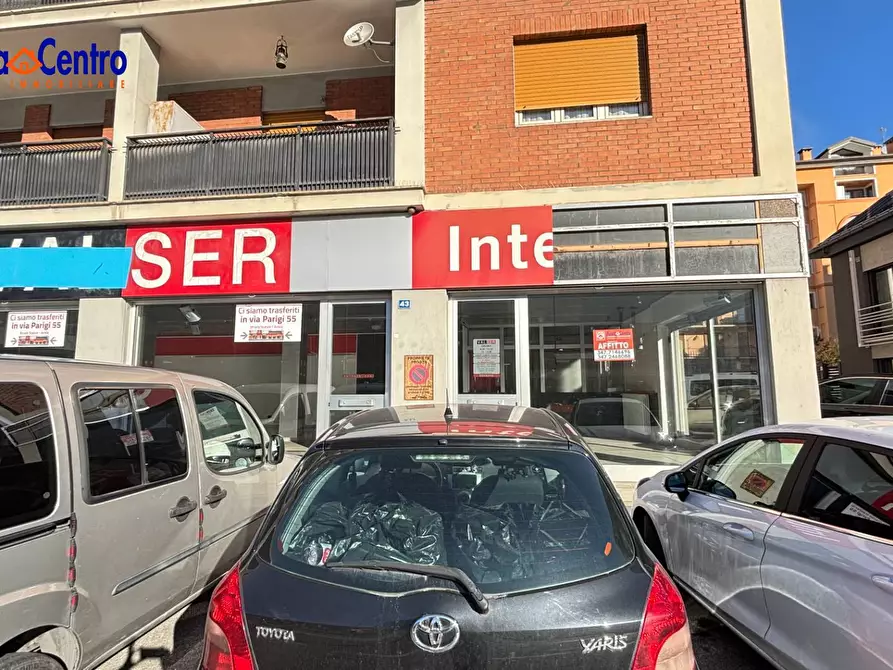 Immagine 17 di Locale commerciale in affitto  in Via Giorgio Carrel 41 a Aosta