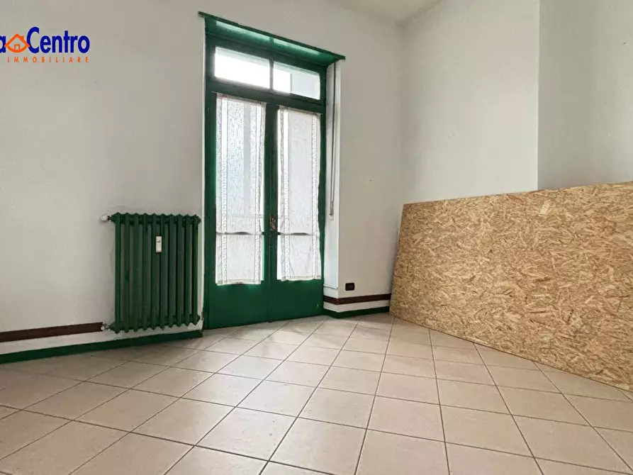 Immagine 4 di Locale commerciale in affitto  in Via Chambery 39 a Aosta