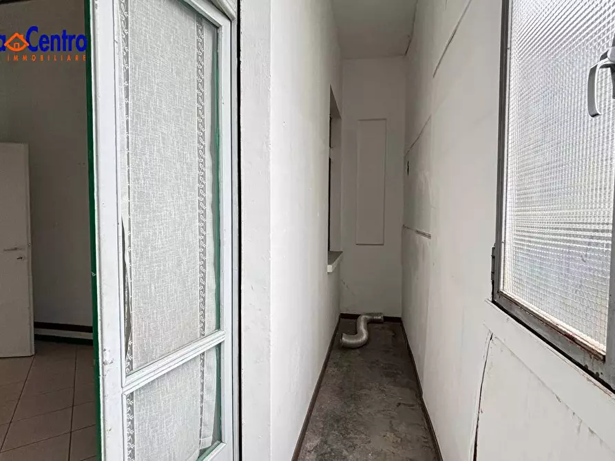 Immagine 8 di Locale commerciale in affitto  in Via Chambery 39 a Aosta