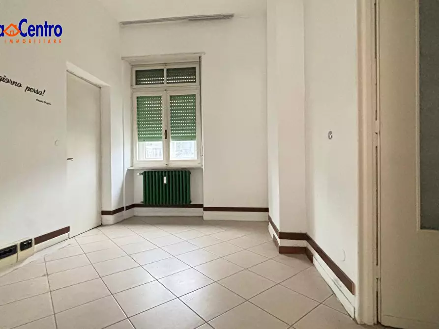 Immagine 9 di Locale commerciale in affitto  in Via Chambery 39 a Aosta