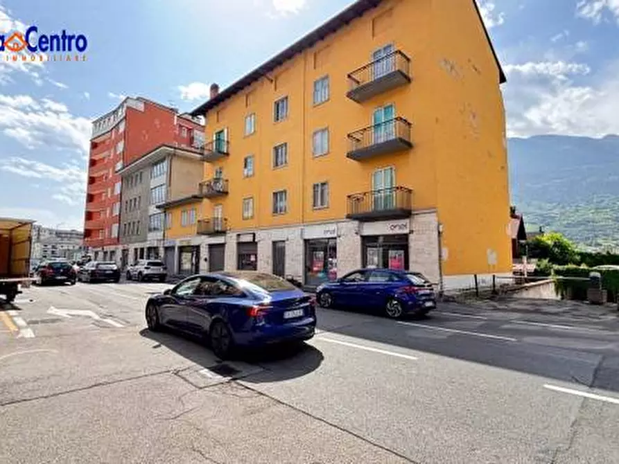 Immagine 13 di Locale commerciale in affitto  in Via Chambery 39 a Aosta