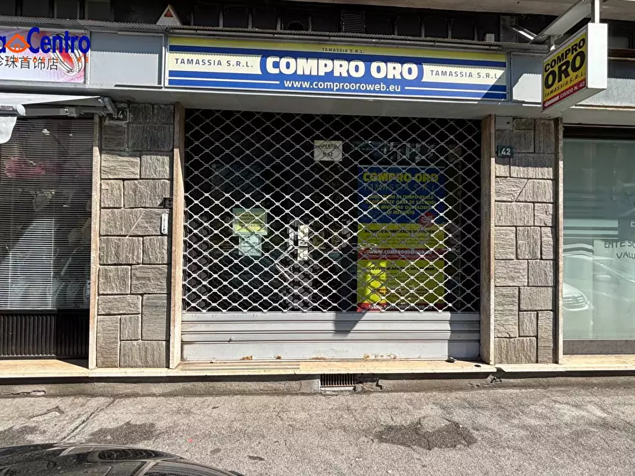 Immagine 3 di Locale commerciale in affitto  in via Chambery 42 a Aosta