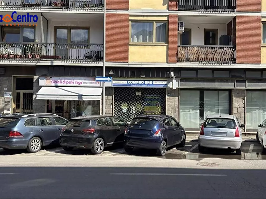 Immagine 5 di Locale commerciale in affitto  in via Chambery 42 a Aosta