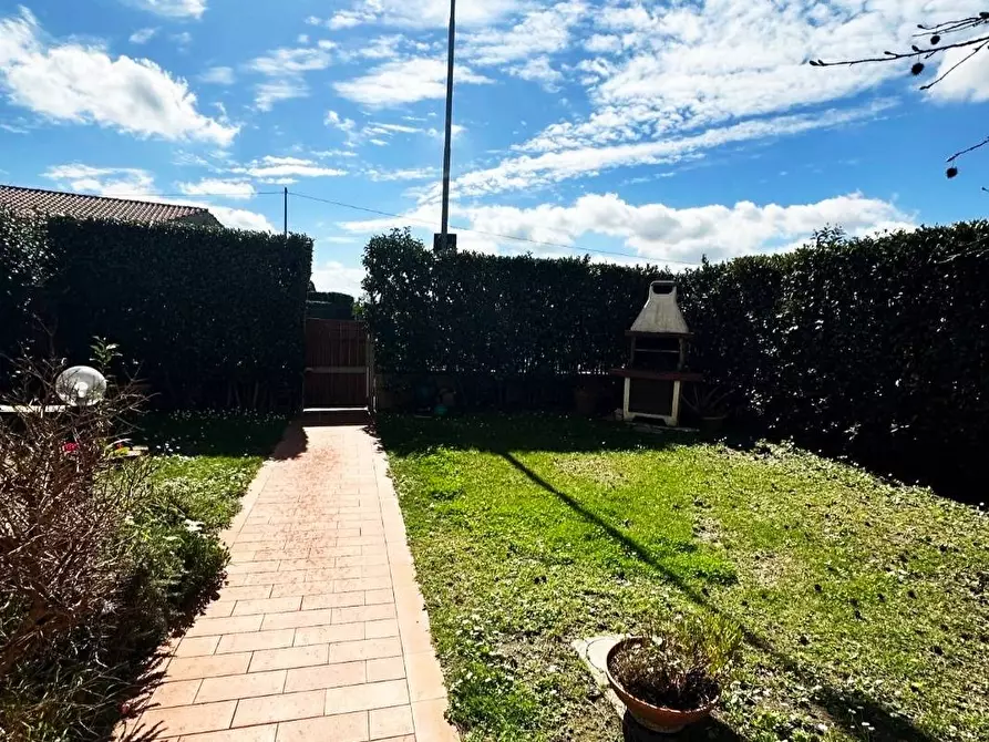 Immagine 22 di Casa semindipendente in vendita  in titignano a Cascina