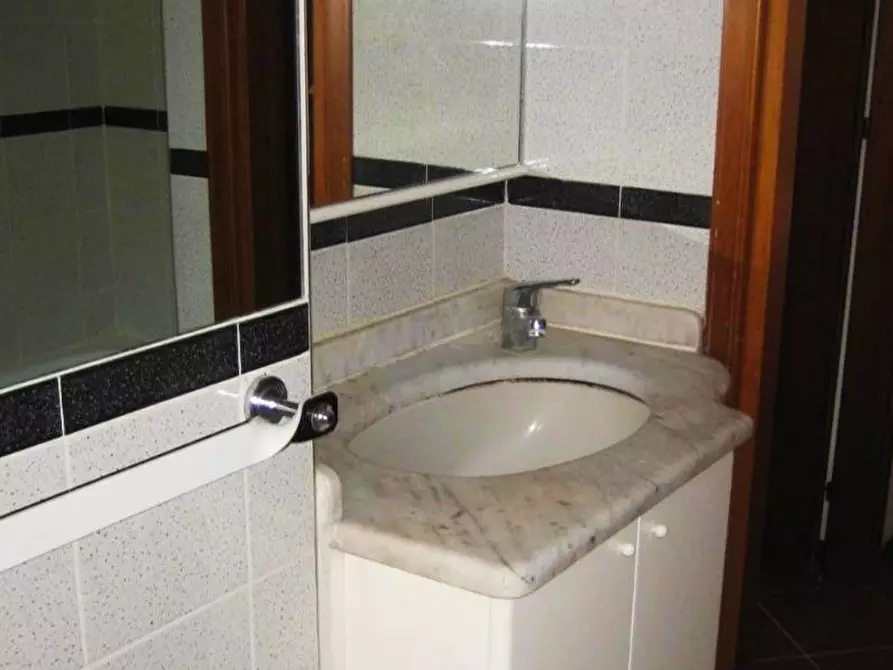 Immagine 15 di Appartamento in vendita  in VIA GIUSEPPE MALAGOLI a Calci