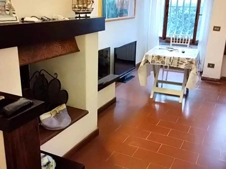 Immagine 6 di Casa indipendente in vendita  in via giacomo leopardi a Viareggio