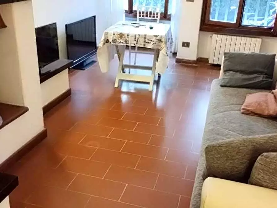 Immagine 2 di Casa indipendente in vendita  in via giacomo leopardi a Viareggio