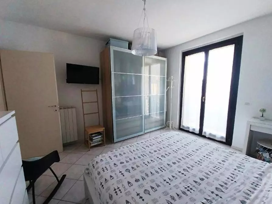 Immagine 12 di Appartamento in vendita  in via roma a Calci