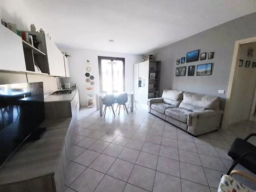 Immagine 5 di Appartamento in vendita  in via roma a Calci