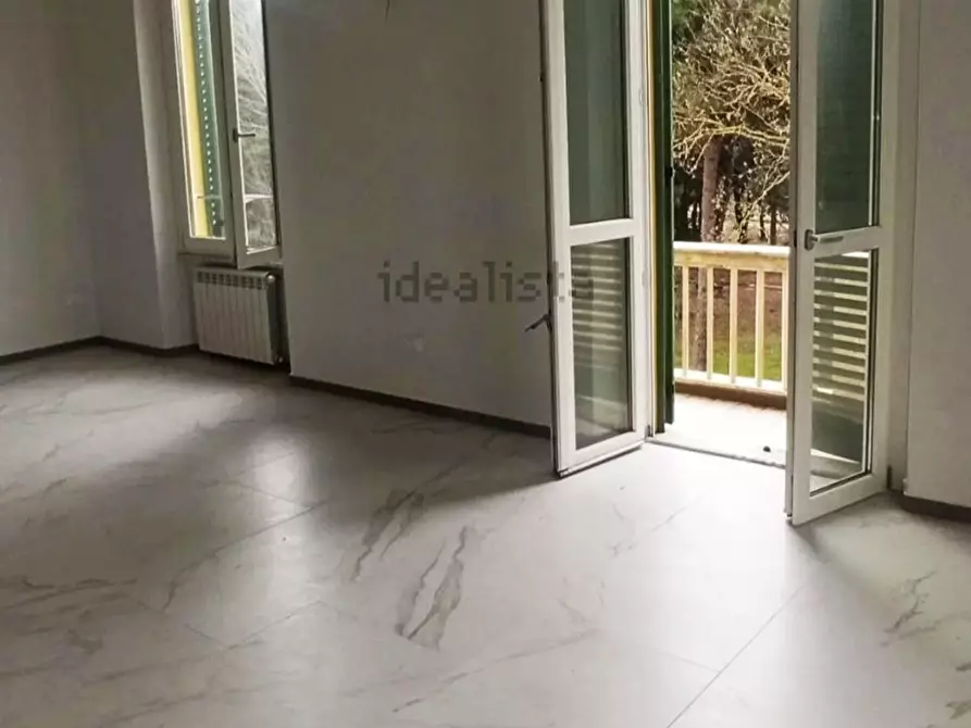 Immagine 2 di Appartamento in vendita  in viareggio a Viareggio