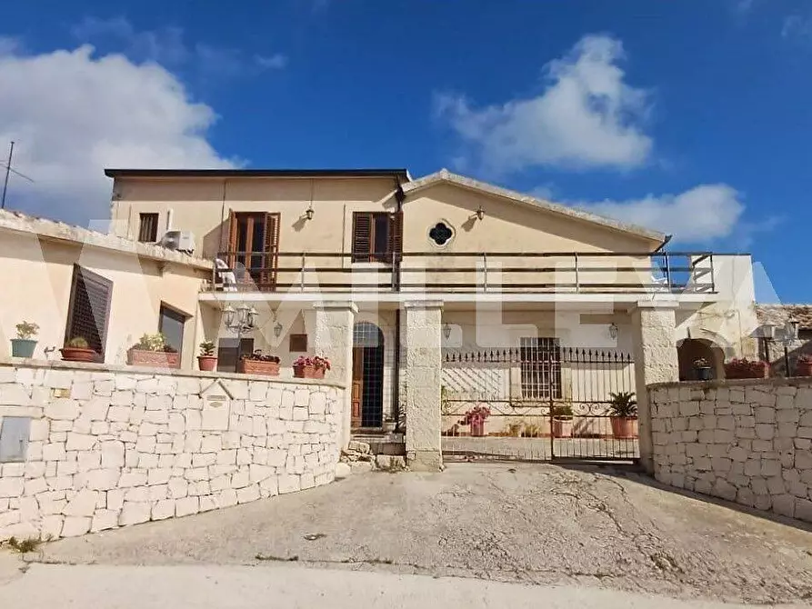 Immagine 1 di Villa in vendita  a Modica