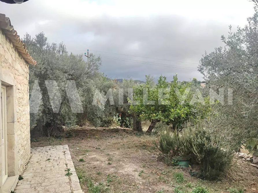 Immagine 11 di Rustico / casale in vendita  a Chiaramonte Gulfi