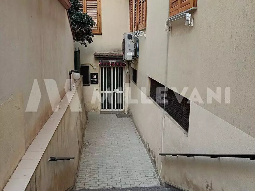 Immagine 2 di Locale commerciale in vendita  in Via Colombo a Scicli