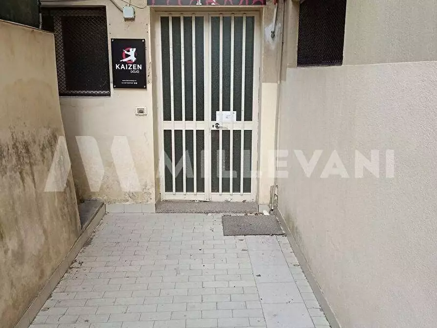 Immagine 3 di Locale commerciale in vendita  in Via Colombo a Scicli