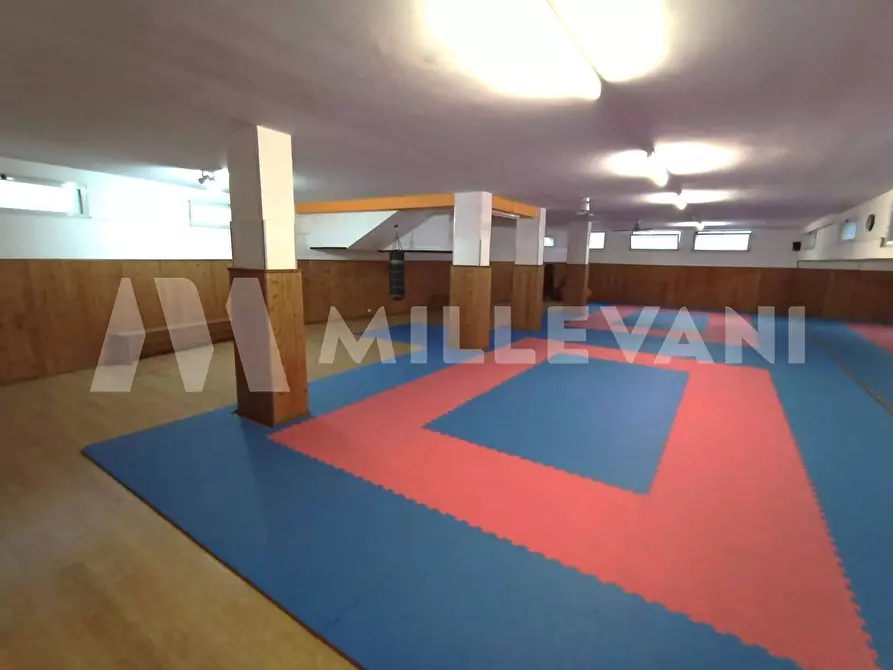 Immagine 5 di Locale commerciale in vendita  in Via Colombo a Scicli